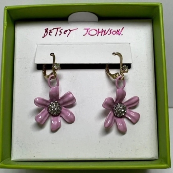 BETSEY JOHNSON Blush Pink Flower Floral Daisy Blossoms Drop Dangle Earrings NWT - Picture 1 of 6